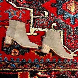 Madewell Pauline Suede bootie size 8